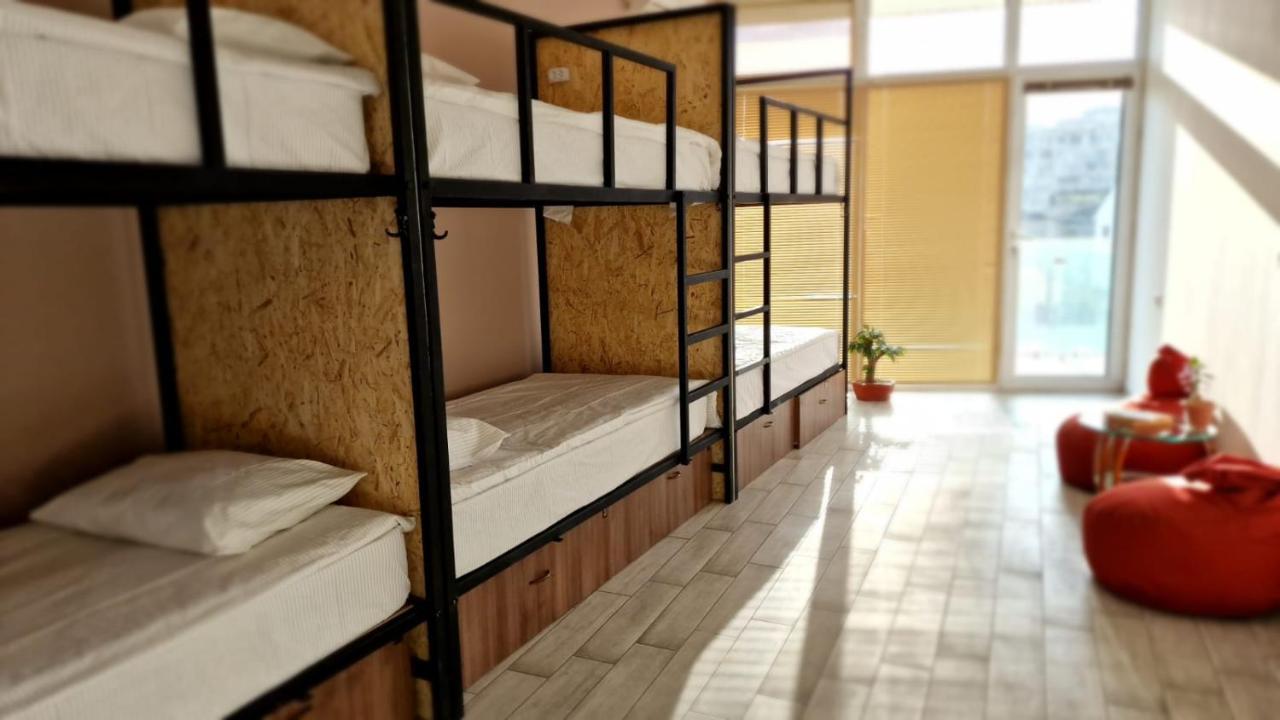 Puzzle Space Hostel Jerevan Buitenkant foto