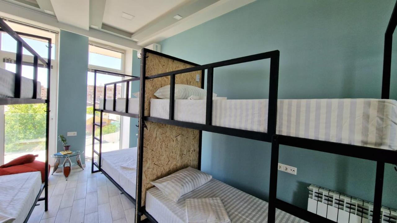 Puzzle Space Hostel Jerevan Buitenkant foto
