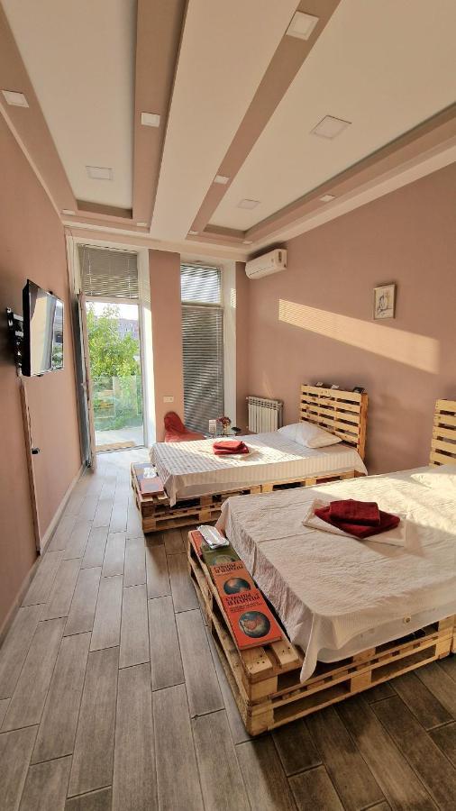 Puzzle Space Hostel Jerevan Buitenkant foto
