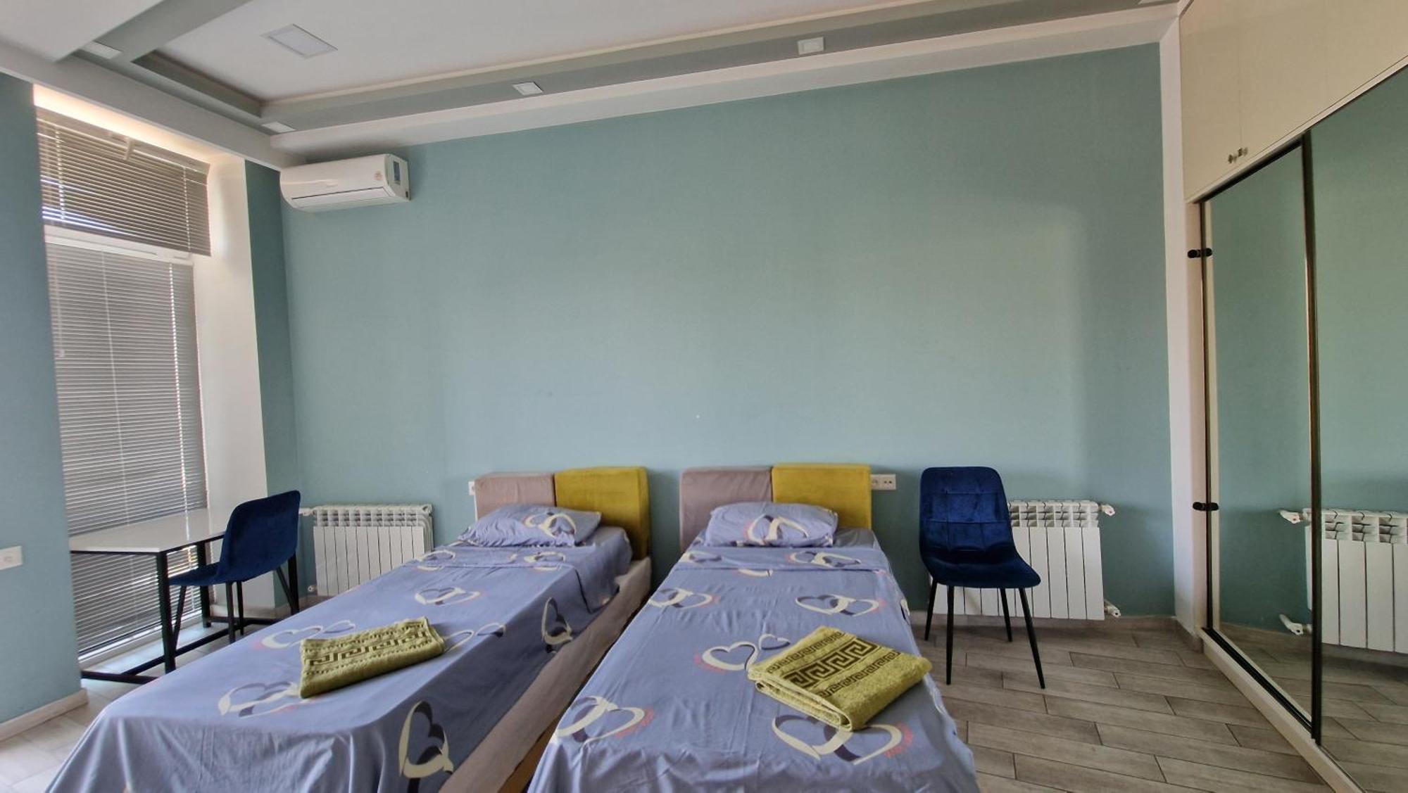 Puzzle Space Hostel Jerevan Buitenkant foto